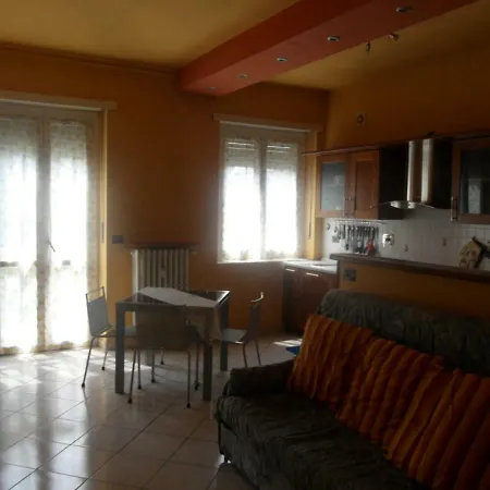 Emmet House شقة